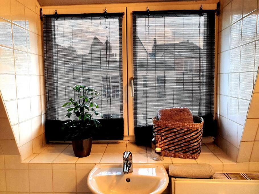 Rostock Hautnah Erleben - Schoene Maisonette 2Og Extérieur photo